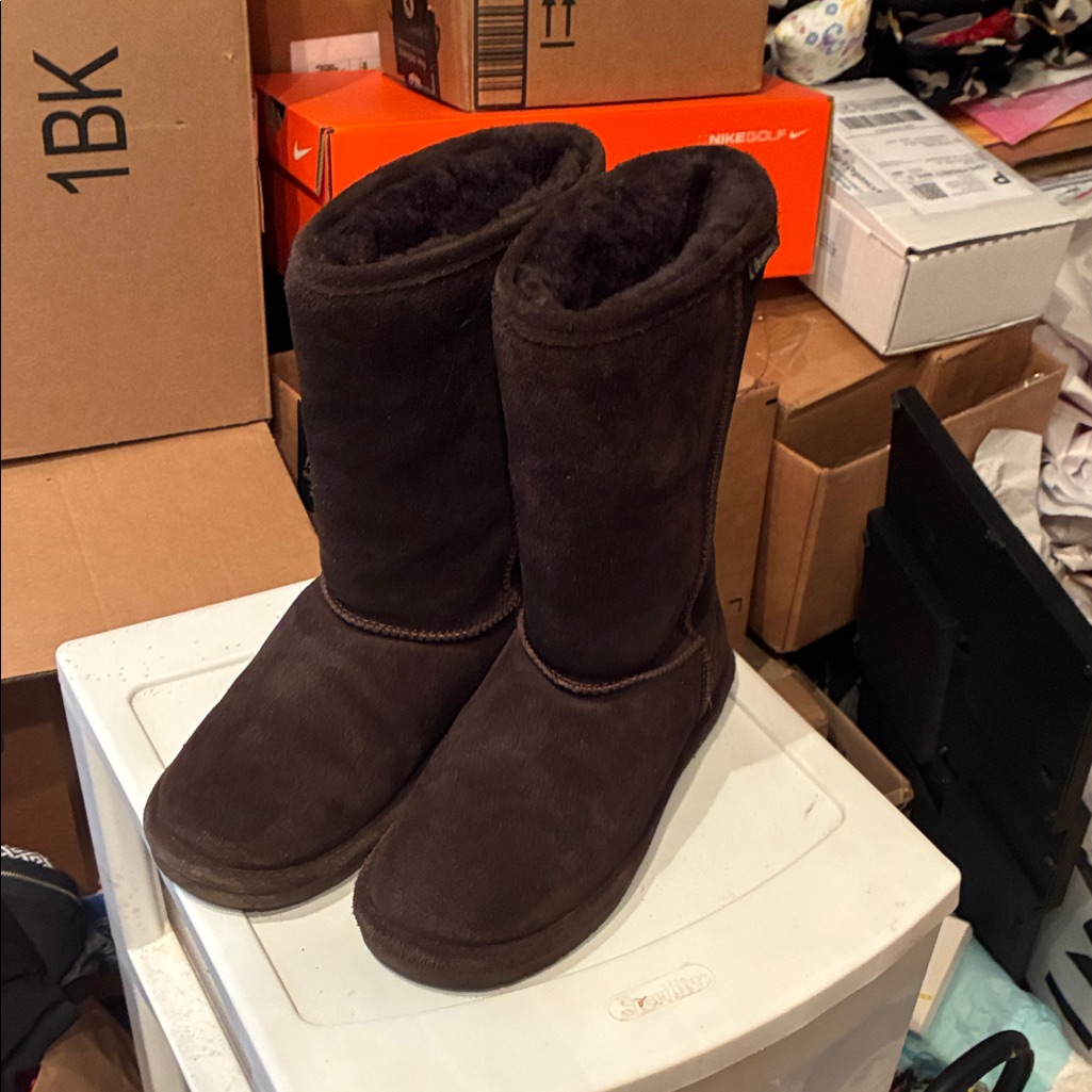 Bearpaw Chocolate Suede Footwear